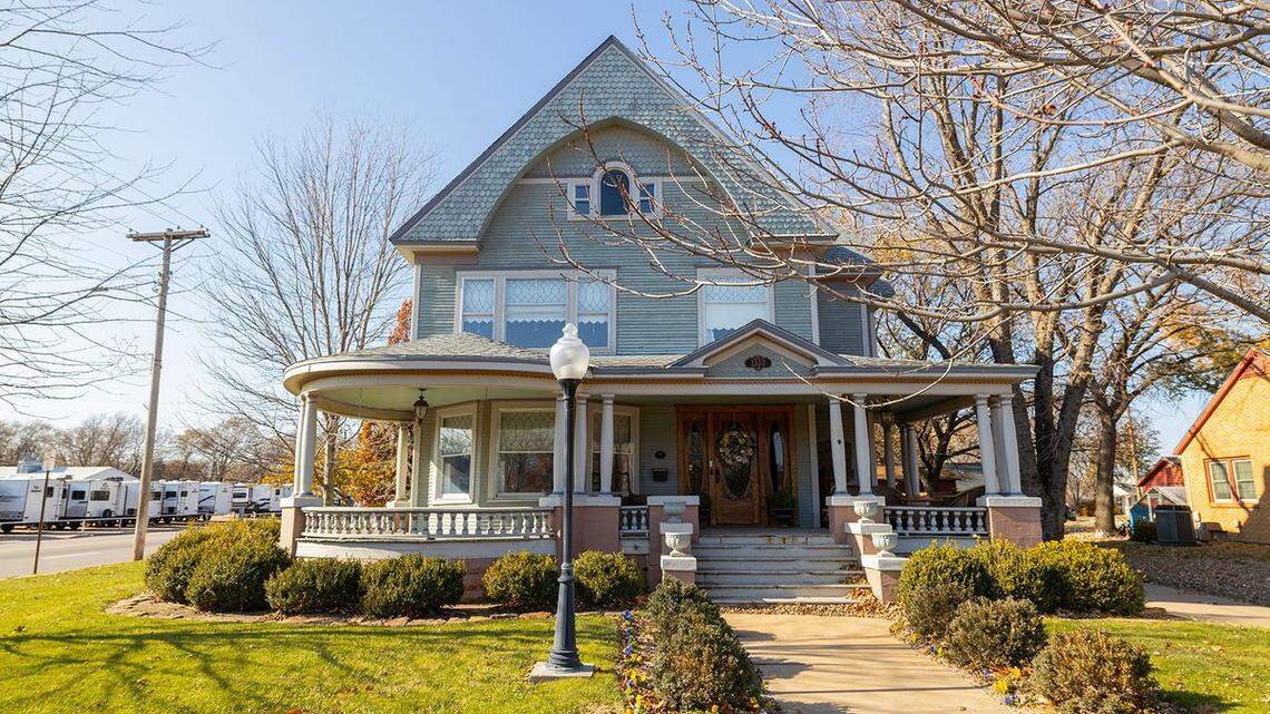 Historic Victorian Kansas home with ties to aviation history up for auction. Look inside