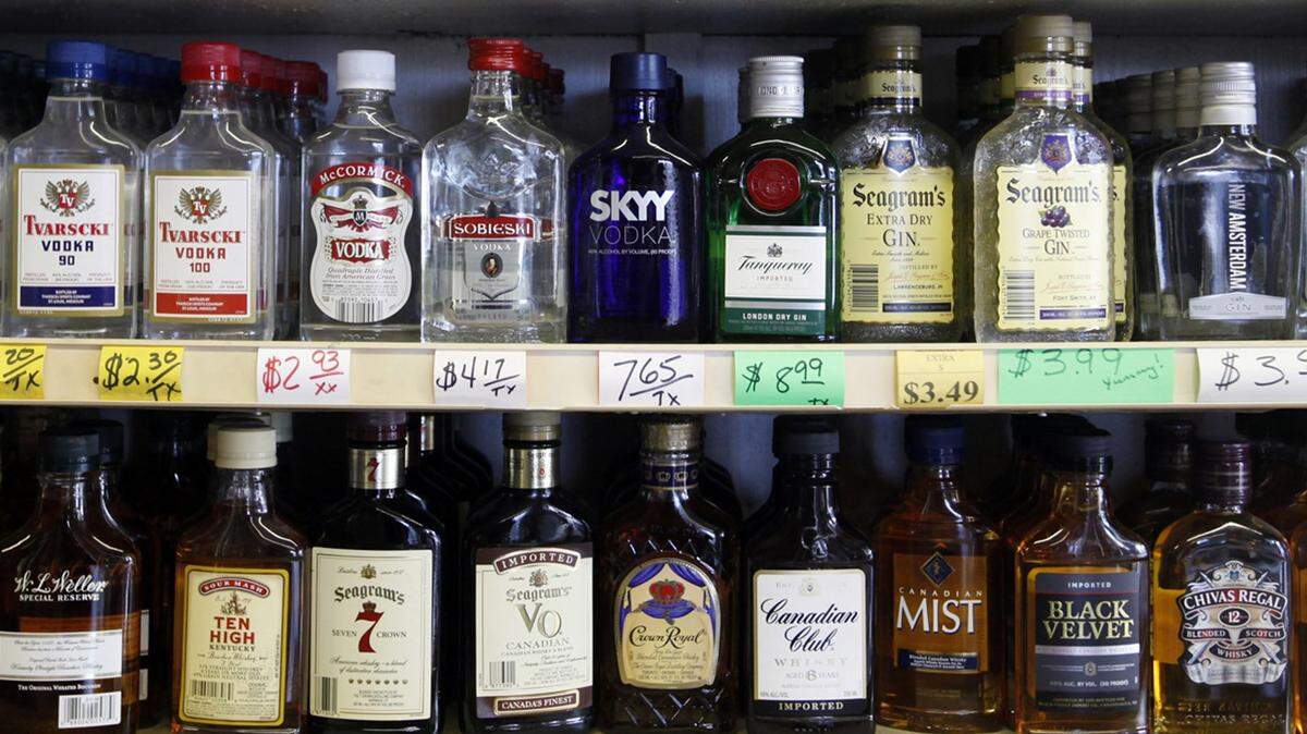 Missouri’s law addressing alcohol and liquor purchases during the holidays says you can purchase the product as long as the store has a liquor license and is open.