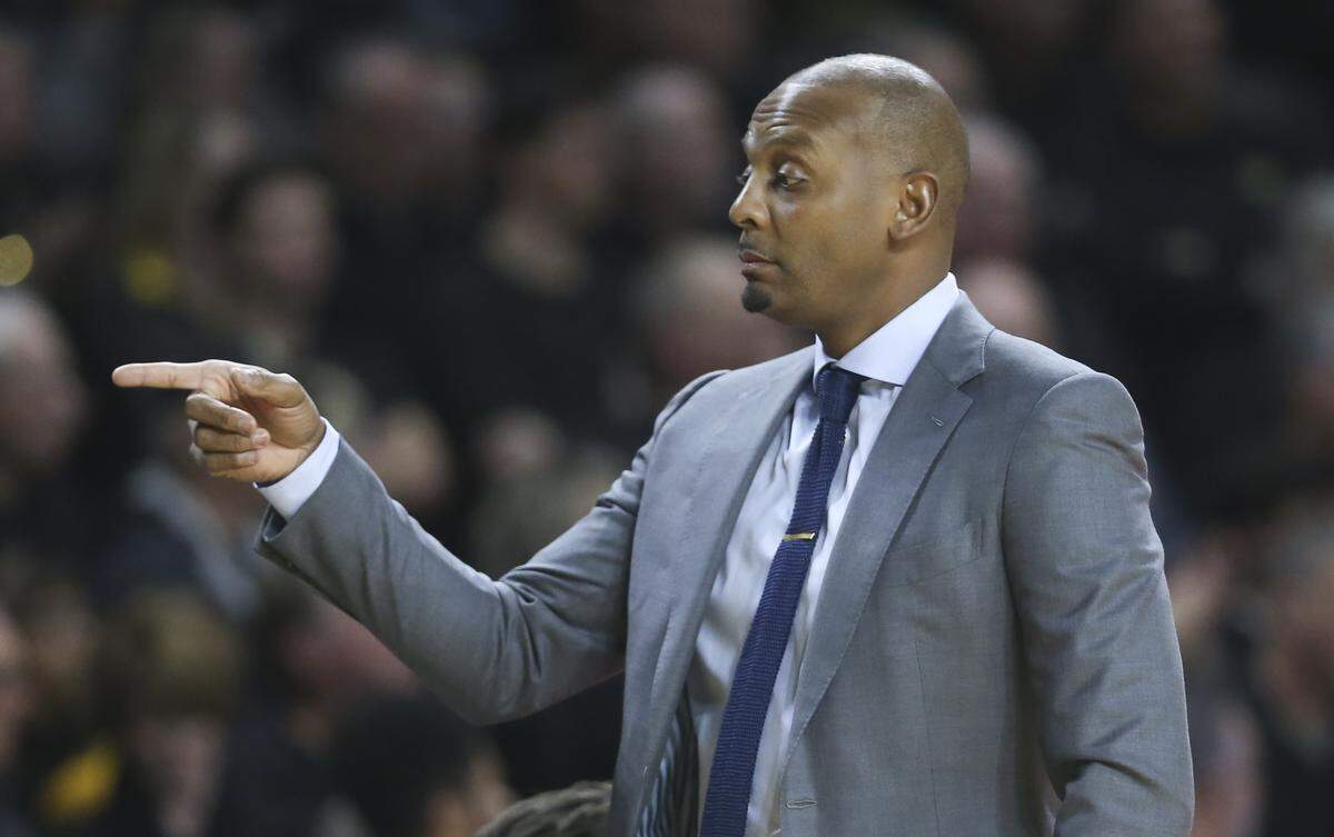 Memphis head coach Penny Hardaway has added Larry Brown and Rasheed Wallace to his staff.
