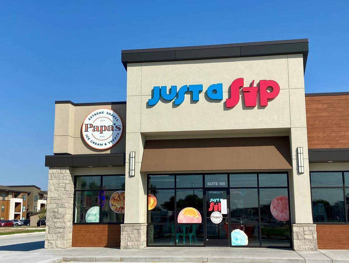 The new co-branded Just a Sip/Papa’s Ice Cream & Treats shop at 37th and Ridge has a drive-through and room for dine-in customers.