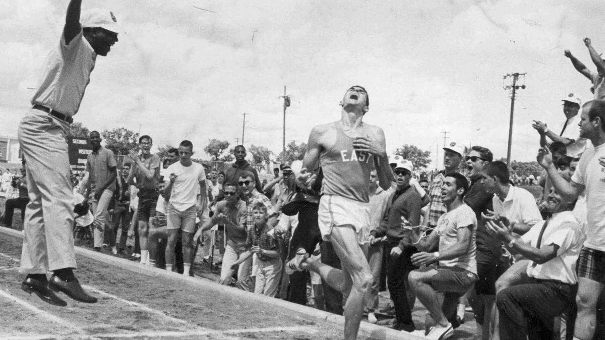 PHOTOS OF THE CENTURY POC100