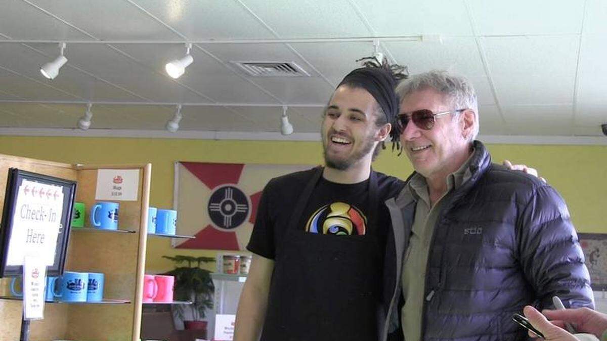 What should you do if you’re one of the many Wichitans who encounter Harrison Ford or other celebrities while they’re in town? There’s now a handy guide to help you.