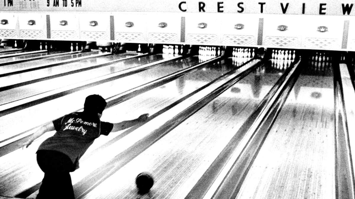 A photo taken inside the Crestview Bowling Alley just before it closed for good in 1986
