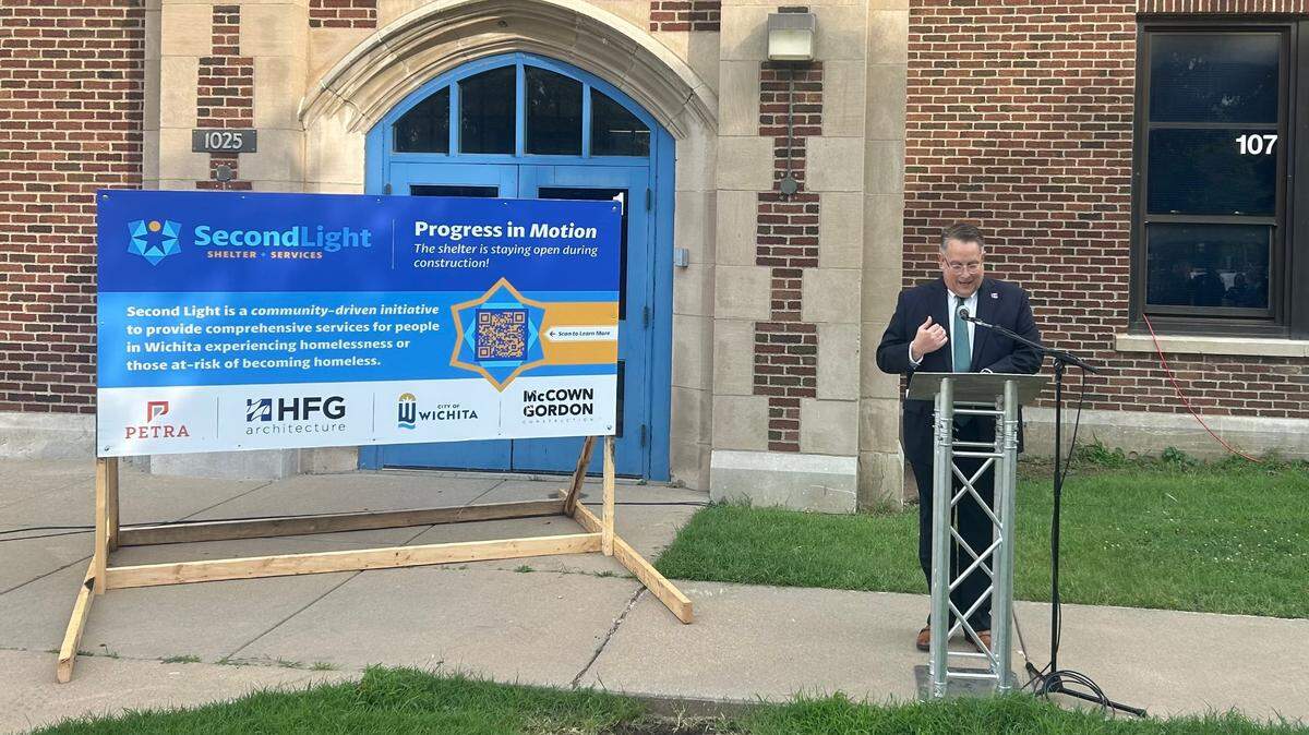 Second Light board chair Steve Dixon gives an update on construction at the homeless shelter and center located at the former Park Elementary building.   