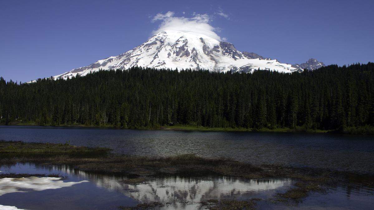 Mount Rainier at Reflection Lakes inside Mount Rainier National Park