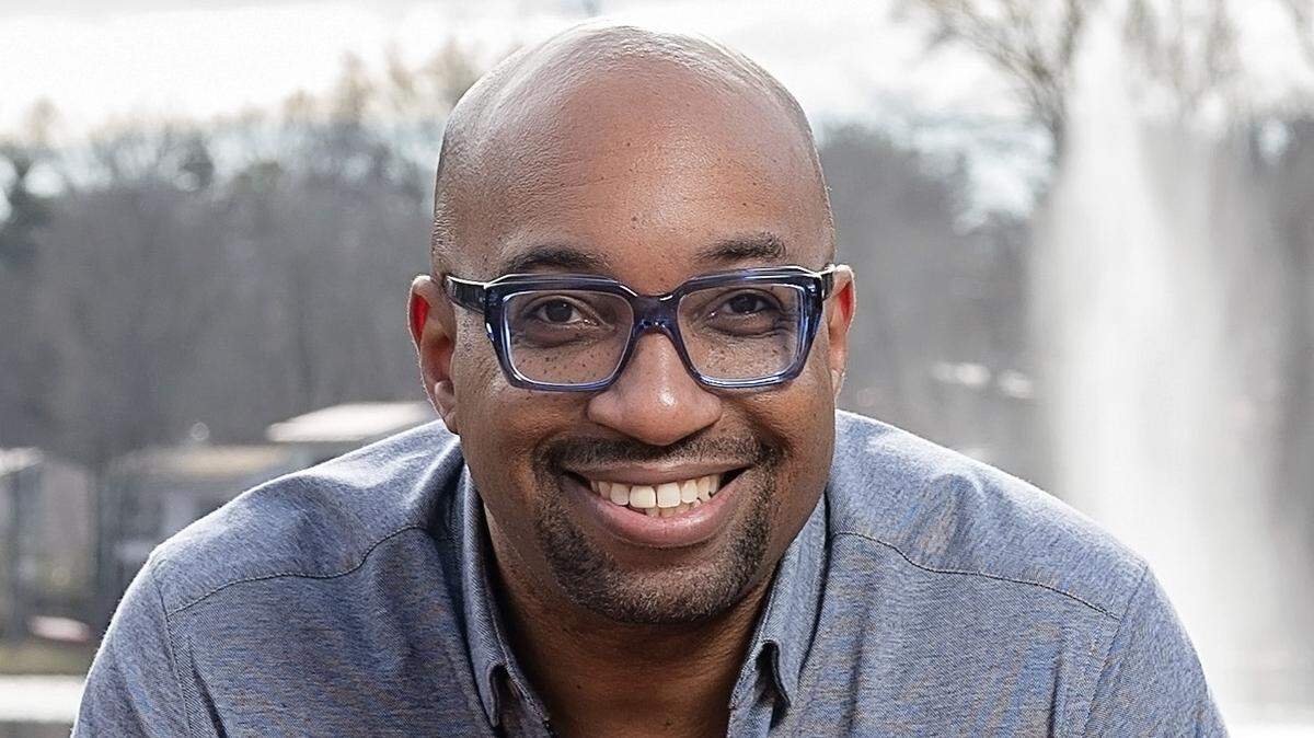 Award-winning children’s author and poet Kwame Alexander will be in Wichita on Wednesday.