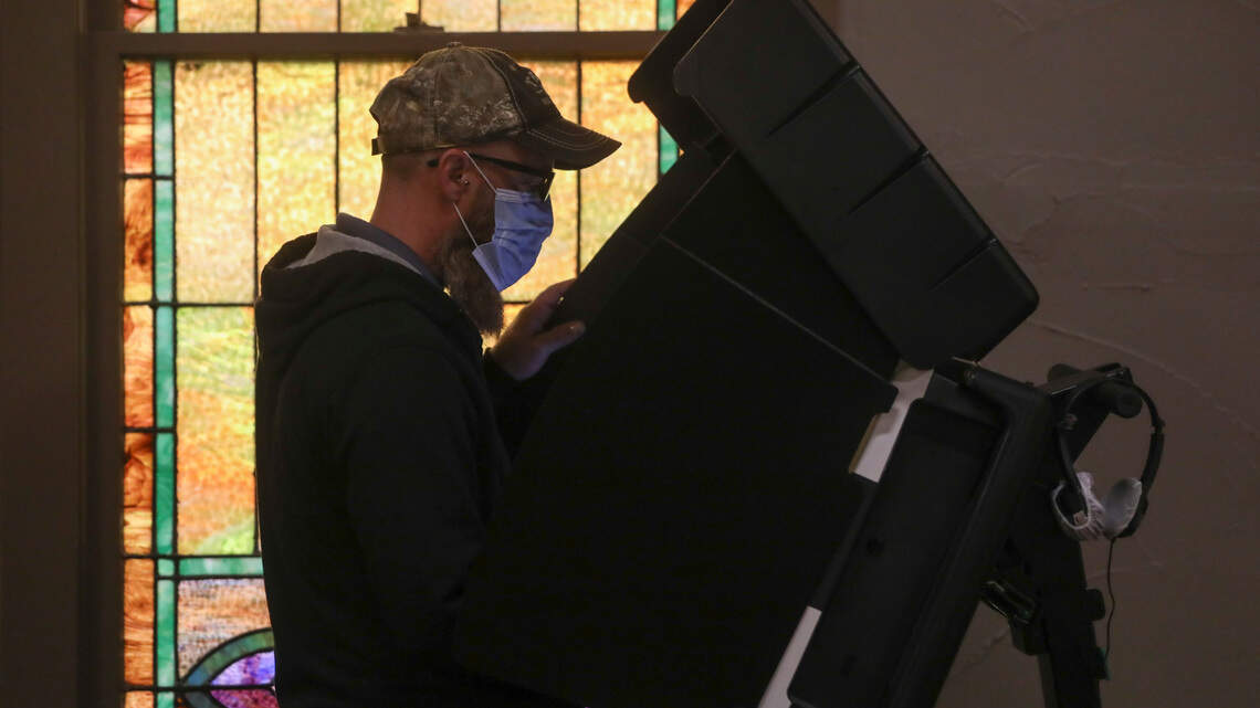 People with COVID-19 ‘have the right to vote’ at polls on Election Day, CDC says