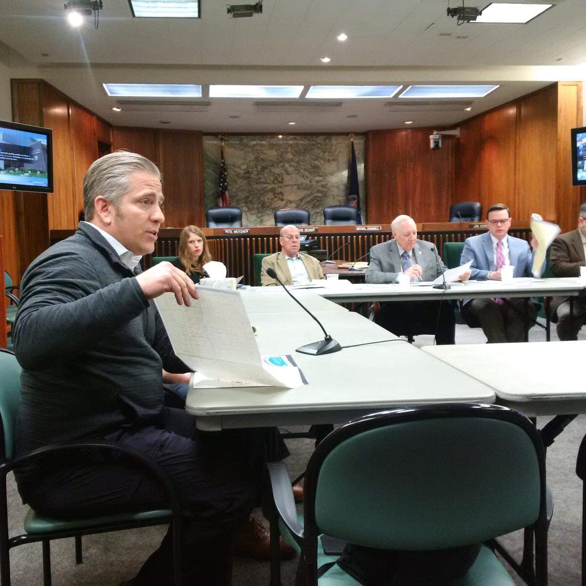 Jay Vincent, a contractor for the Williams Companies, briefs Sedgwick County commissioners on the company’s plan for a 187-mile pipeline that will cross through the county.