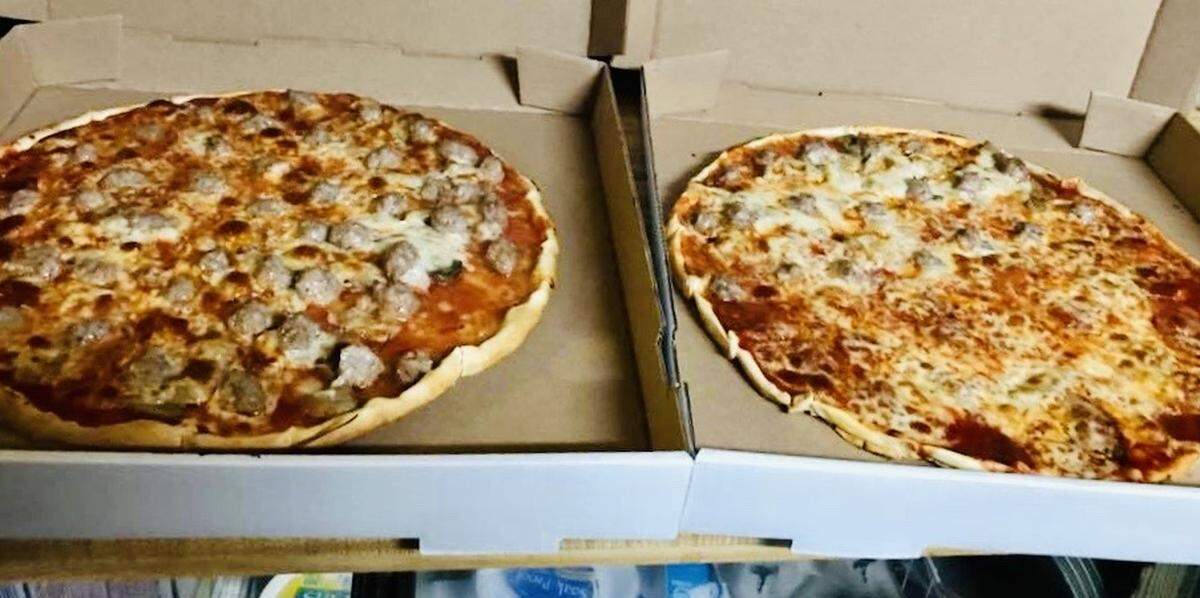 Pizza Kwik made St. Louis-style pies with a thin-and-crispy crust and homemade sauce.
