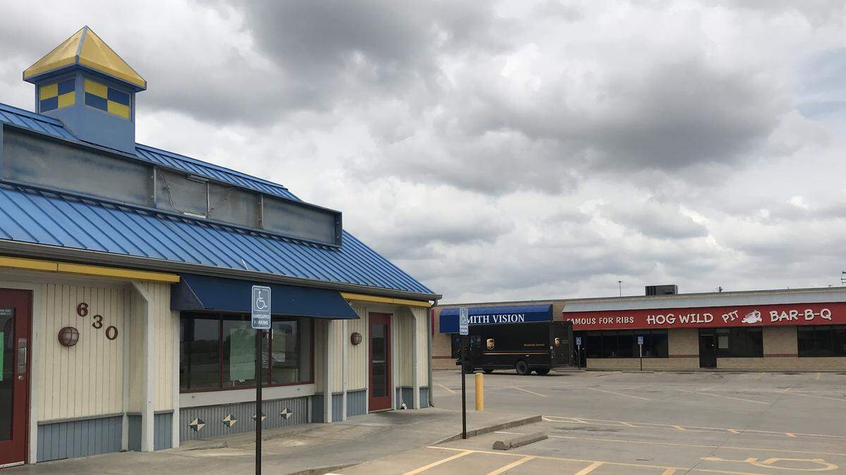 The Long John Silver's at 47th Street South and Emporia closed three weeks ago. But Hog Wild, its next-door neighbor, is moving in.