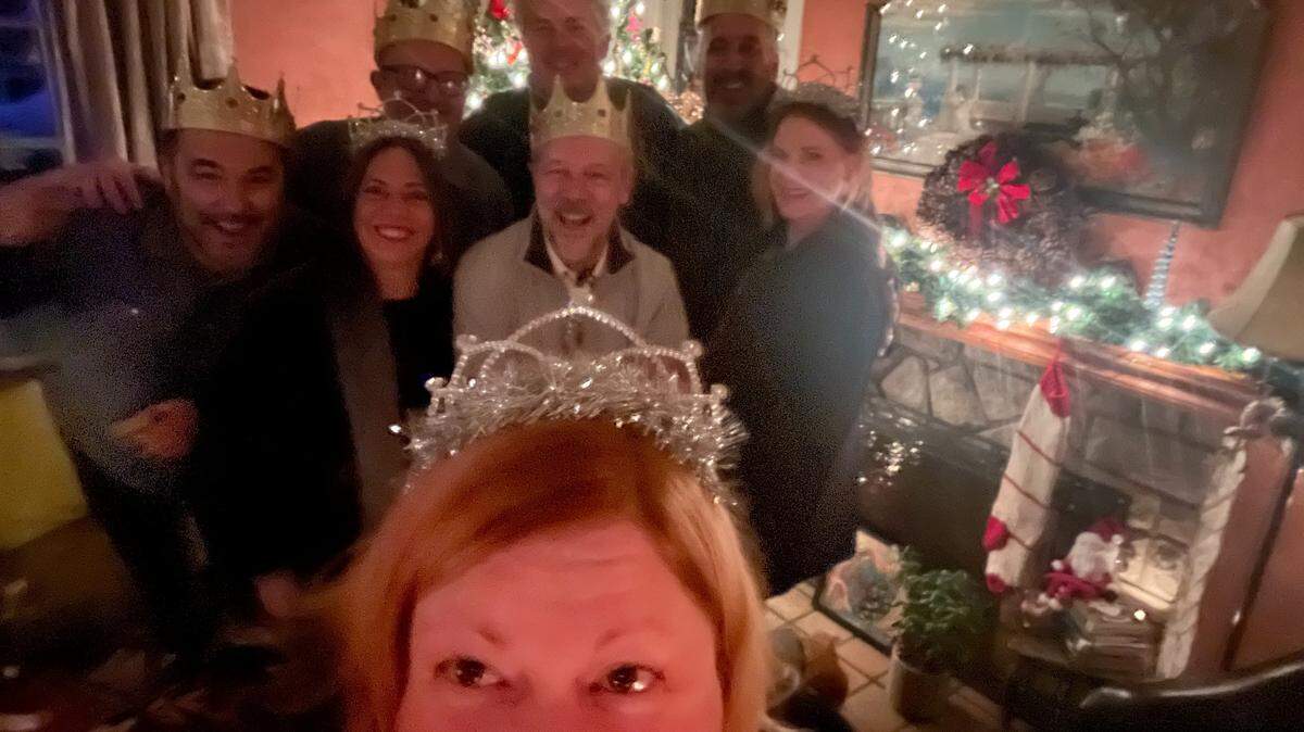 Am I the queen of holiday entertaining? Well, let’s just say my hostessing abilities are even worse than my selfie-taking skills.