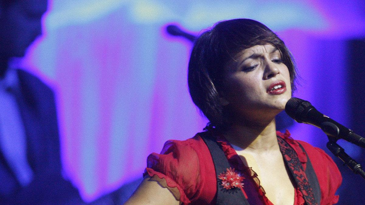 Norah Jones and her band perform for the folks at the Century II Concert Hall Tuesday (Aug 17, 2010)
