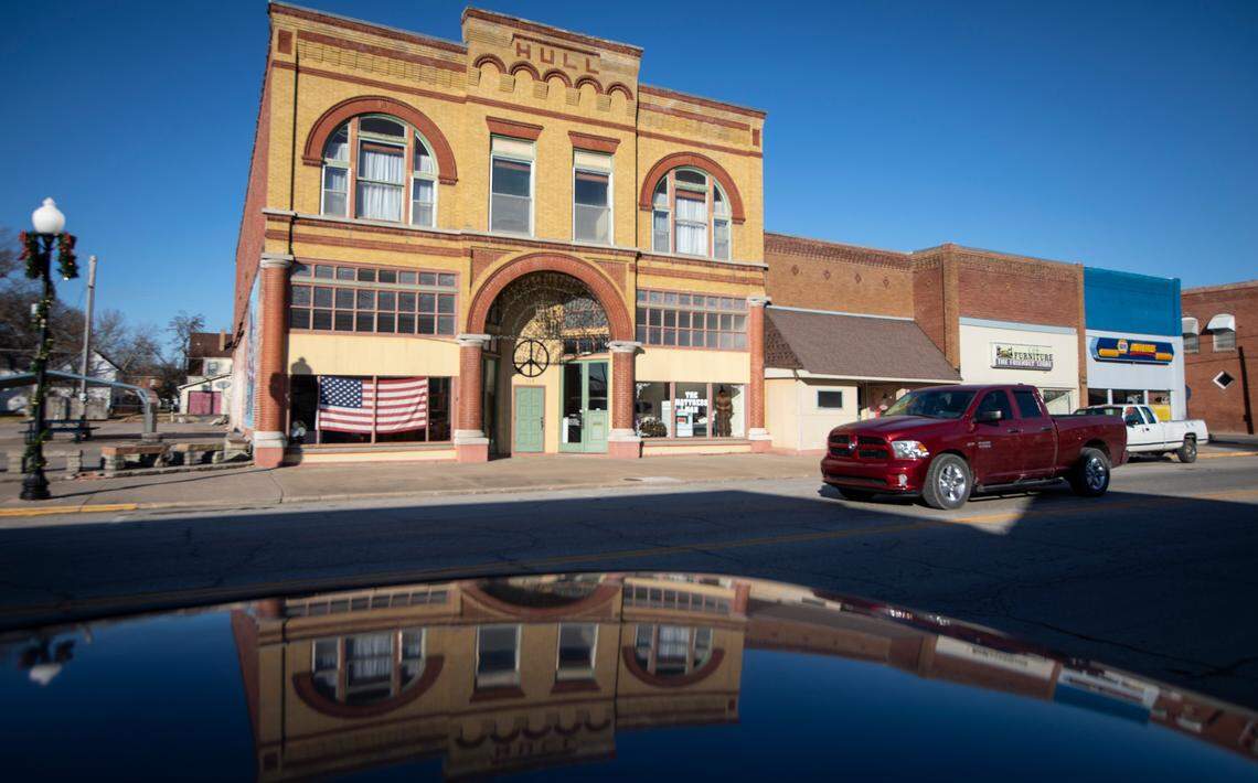 Neodesha has a strong base of factory jobs, but many of those workers commute from other towns. Residents hope the new scholarship program will lure more people to move in.