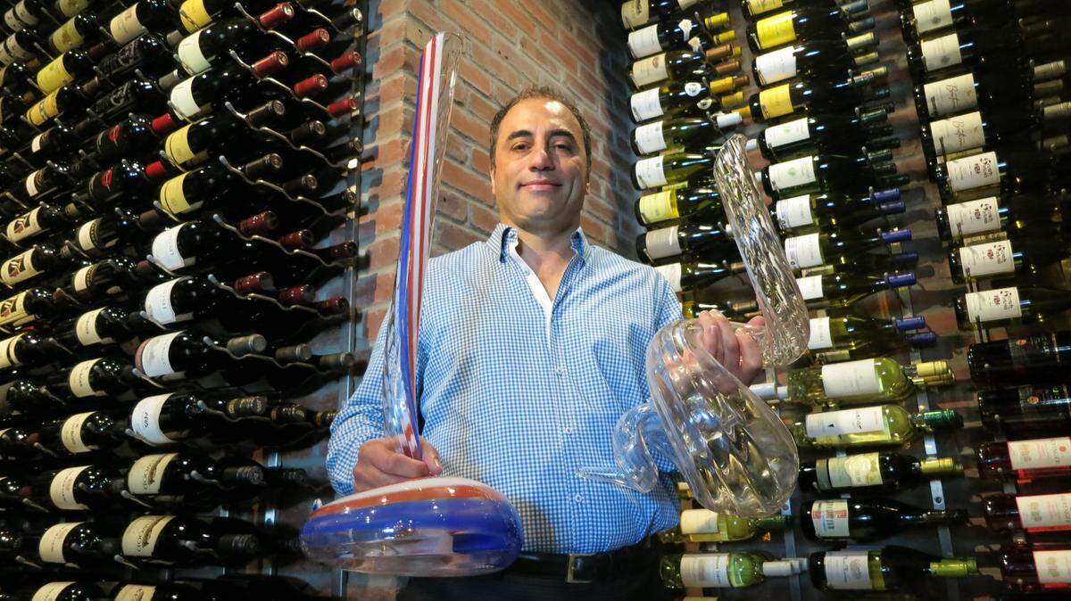 Mike Issa's Scotch & Sirloin has received a 2018 Wine Spectator Restaurant Award.