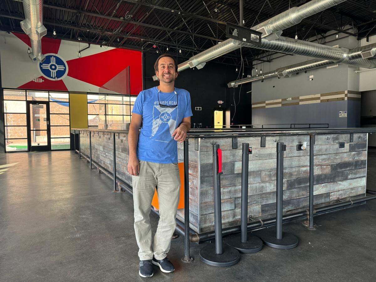 Hamid Bakhtiari, the new owner of the 4-year-old strip center on the northeast corner of Kellogg and Seneca, said he envisions a neighborhood bar in the space that was once home to Tight Ends and Tutors Pizza.