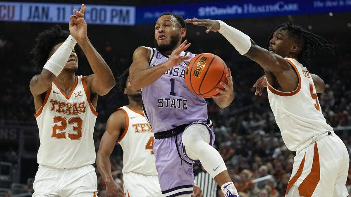 Kansas State guard Markquis Nowell drives to the basket during a recent game against Texas.