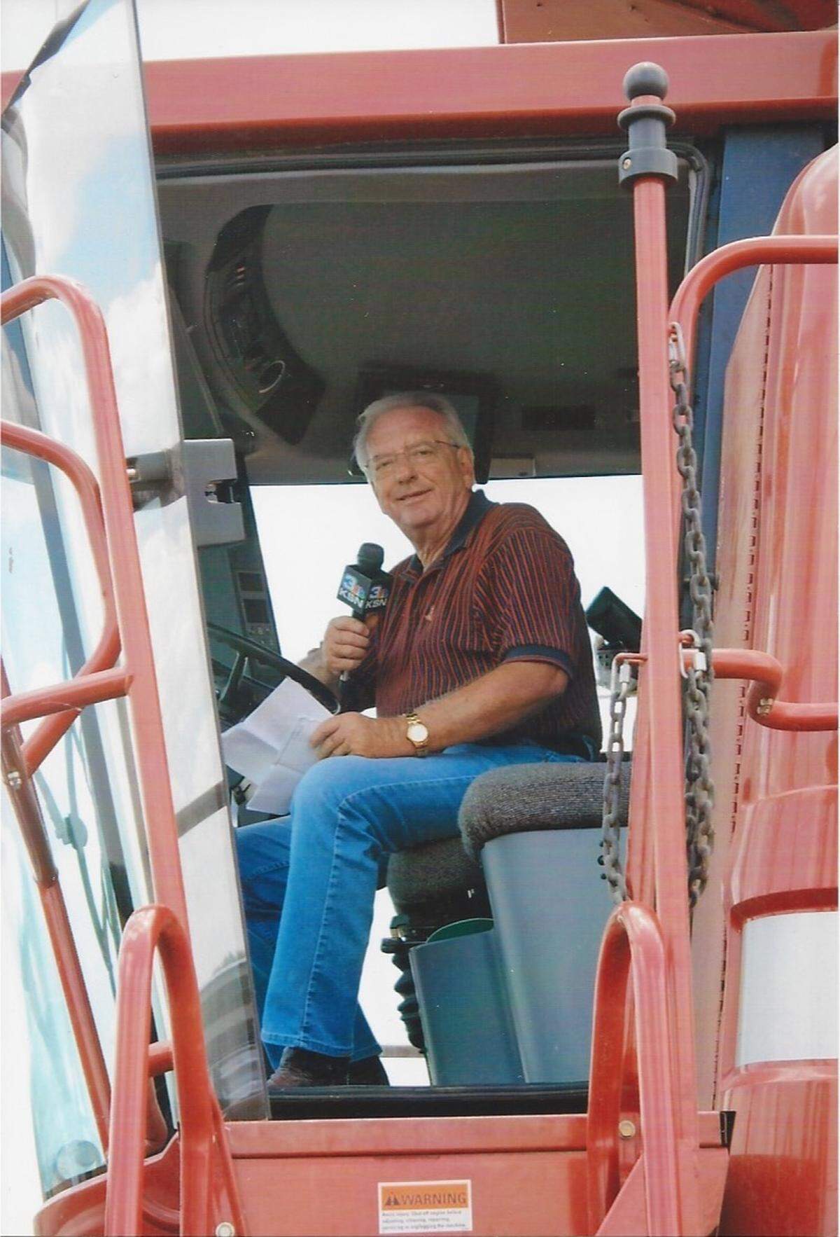 For decades, Larry Steckline combined his love of reporting on agriculture and doing his own farming, too.