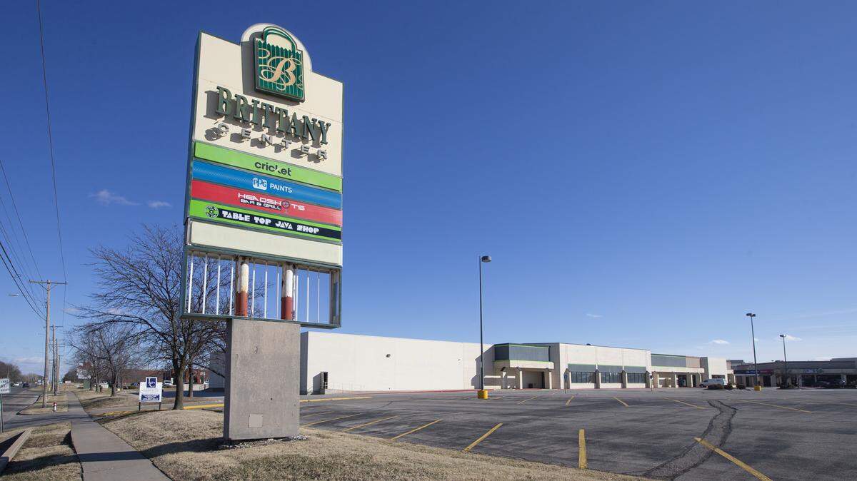 Bow River Capital has purchased Brittany Center at 21st and Woodlawn along with Normandie Center and Comotara Center. The first major tenant it has landed, with help from Landmark Commercial Real Estate, is Vasa Fitness for the former Xtreme Racing site at Brittany (shown here).