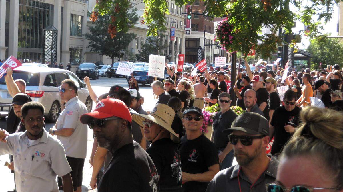 Textron Aviation workers turned out in force Tuesday evening to demonstrate solidarity ahead of contract vote scheduled for this weekend.