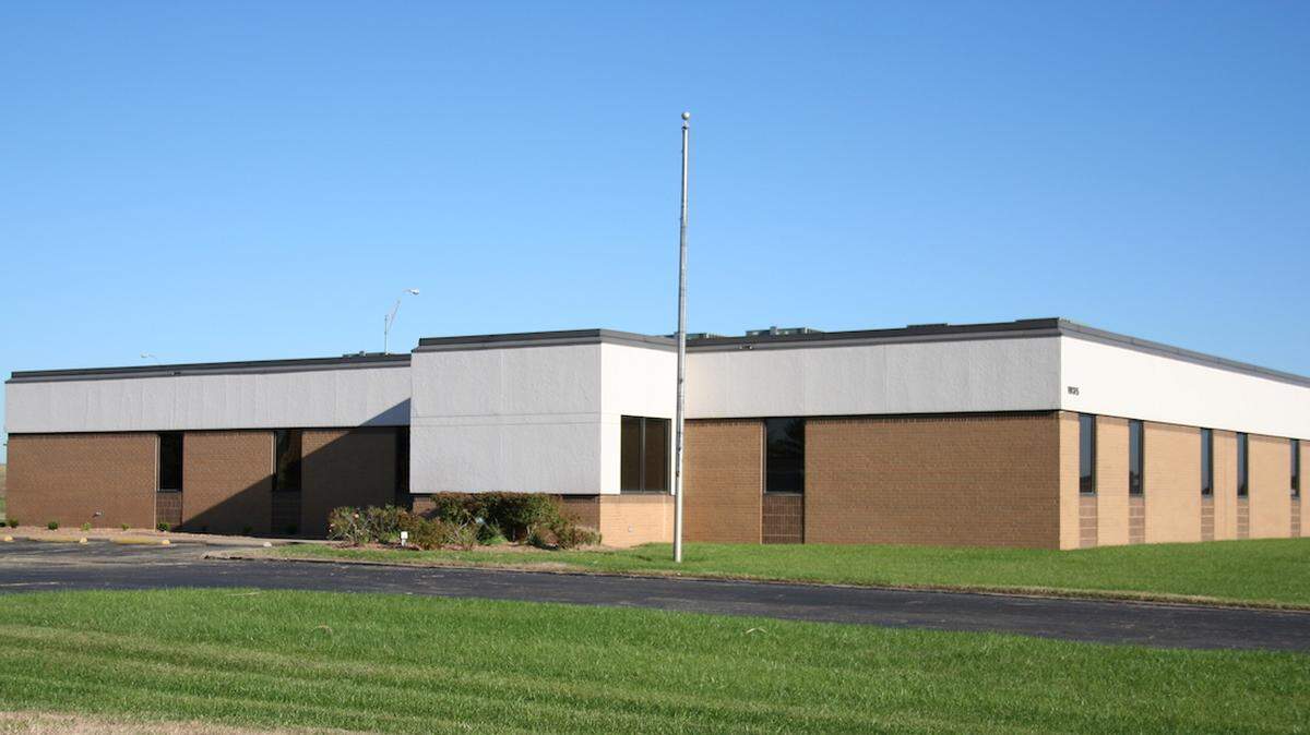 Air Capital Packaging is moving into part of this building at the airport. The new space will allow for some expansion possibilities and put the company just across the street from its sister company, Emerald City Cargo.