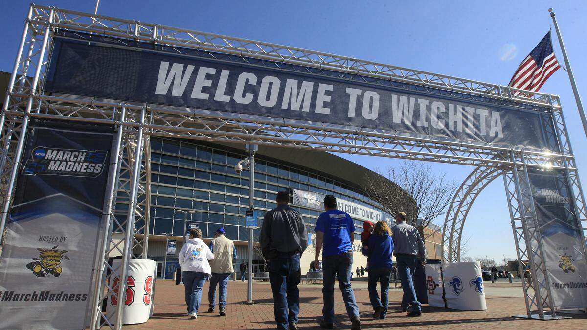 Fans make their way to Intrust Bank Arena to watch the teams practice for the NCAA Tournament for free on Wednesday. (March 14, 2018)