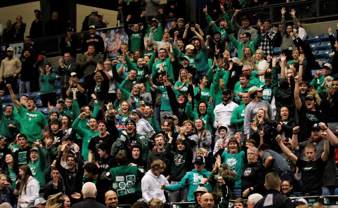 Derby wrestling fans