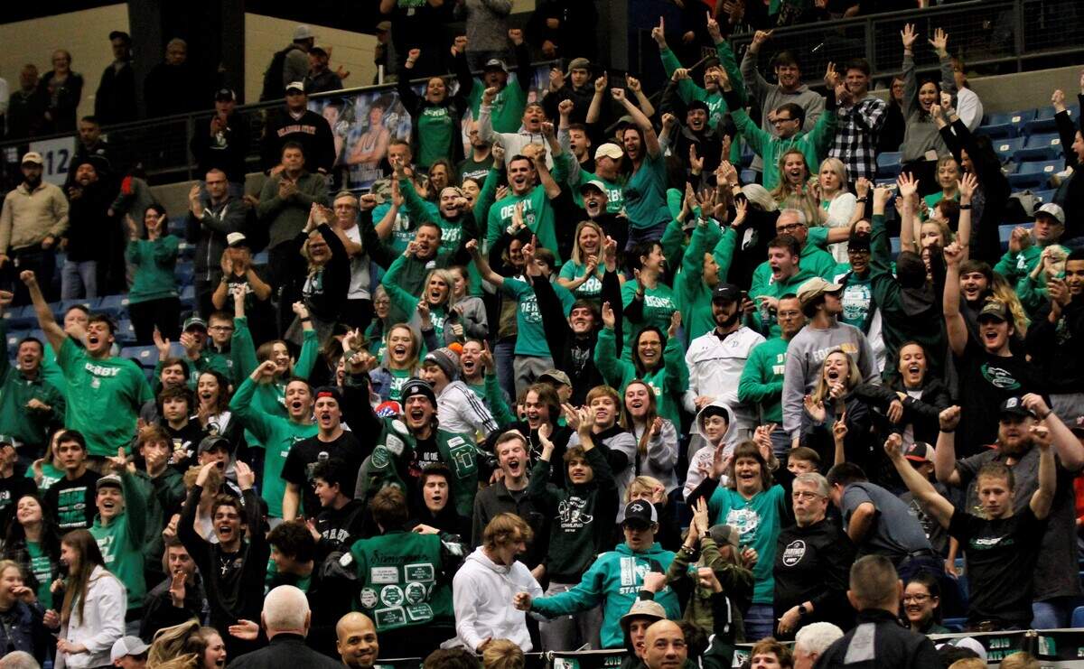 Derby wrestling fans
