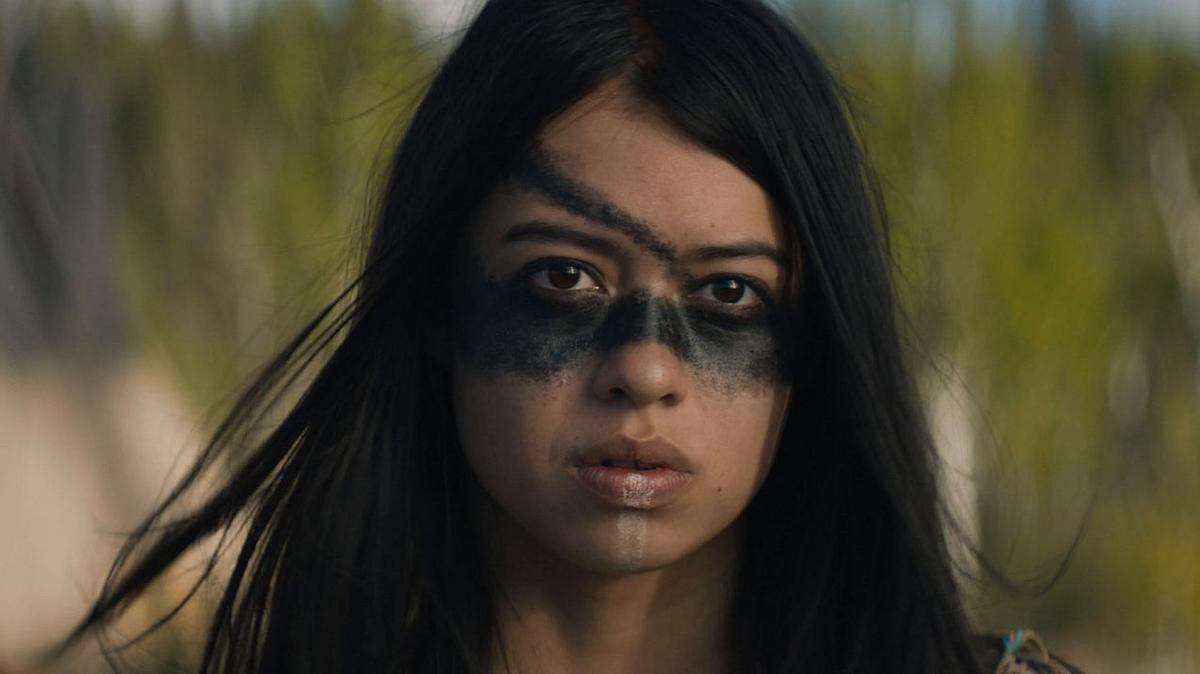 Amber Midthunder stars as a young Comanche warrior who battles an ancient Predator in “Prey.”