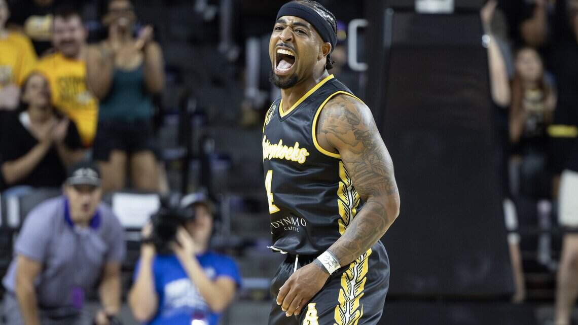 13 photos of the AfterShocks as they cruise to easy win in first TNT game