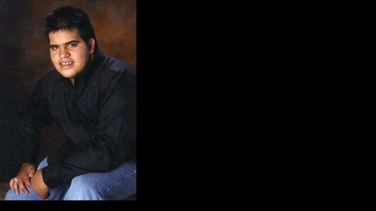 Daniel Flores was an employee at Steckline Communications. 

