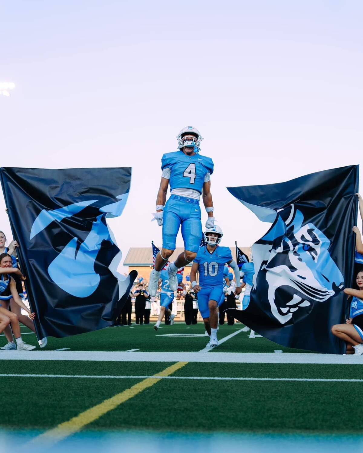 Eisenhower senior receiver Carter Pabst scored the game-winning touchdown to lift the Tigers to a last-minute win over Andover on Friday.