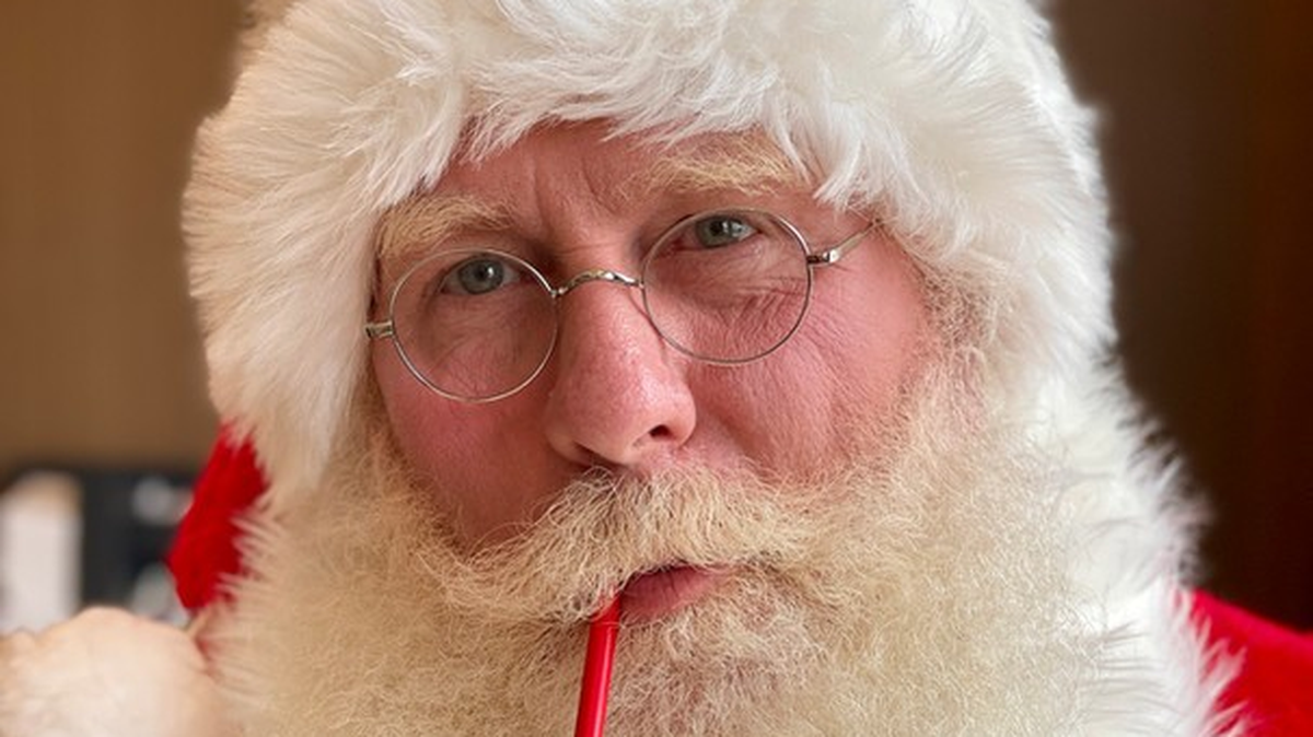 Santa Claus and his live reindeer are stopping at NewMarket Square this Sunday for the first time as the center steps up its community involvement.