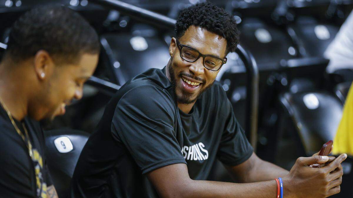 Toure’ Murry was playing professional basketball in Ukraine when Russia invaded. The former Shocker star relived his harrowing escape back home to Houston to The Eagle.