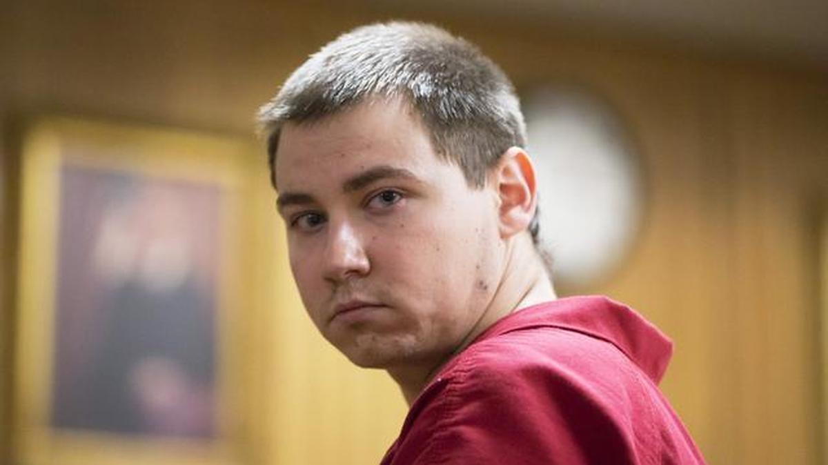 David Kendall during a court hearing in 2013. The former Sedgwick County detention deputy, who was convicted of sex crimes against inmates, is back in jail - this time on suspicion of committing sex crimes against children. (Aug. 21, 2013)
