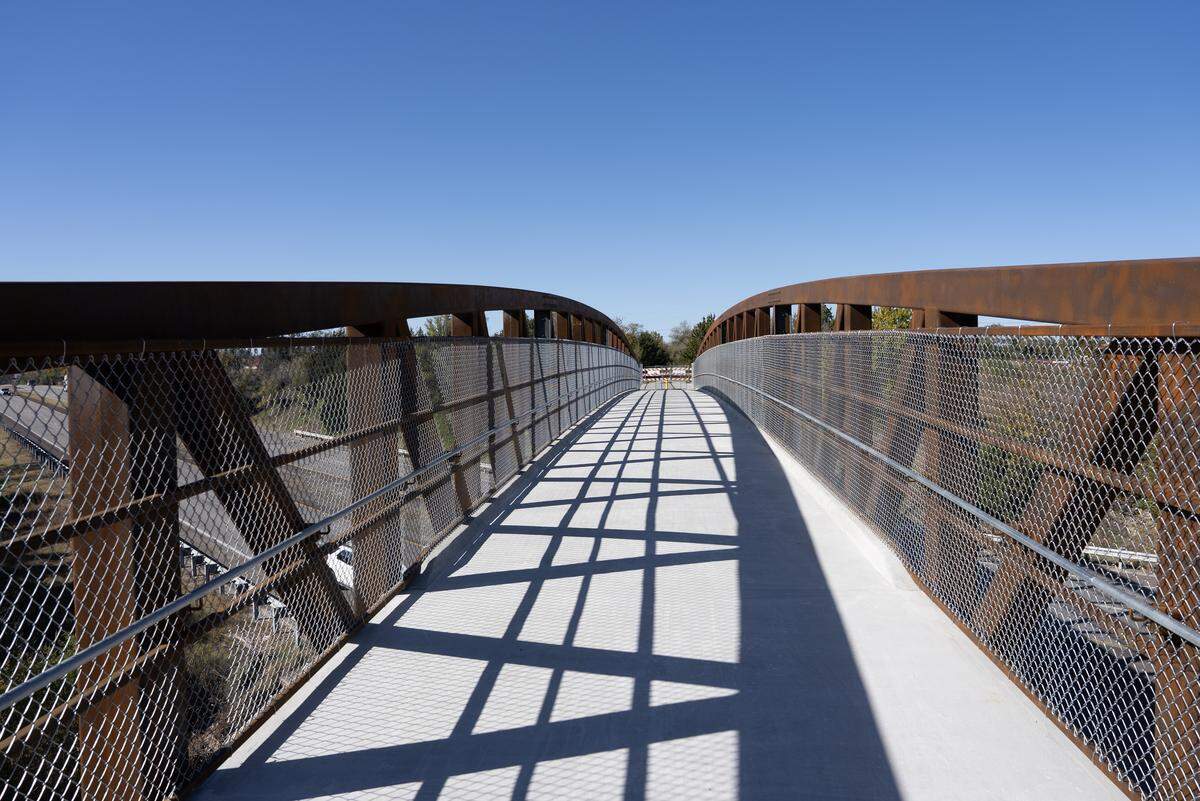 The Redbud Trail Bridge takes pedestrians and bicyclists on the Redbud Trail over U.S. 54 in Augusta. A ribbon cutting ceremony will take place on November 7 at 4 p.m. Parking for the event is at APAC at 11221 U.S. 54 in Augusta.