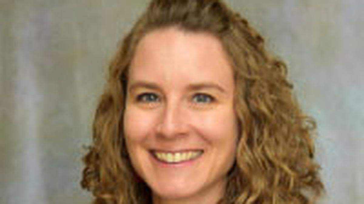 Heather Pierce helped establish the 211 Network Service in 2006. She manages the call specialist team and the network database for United Way of the Plains.