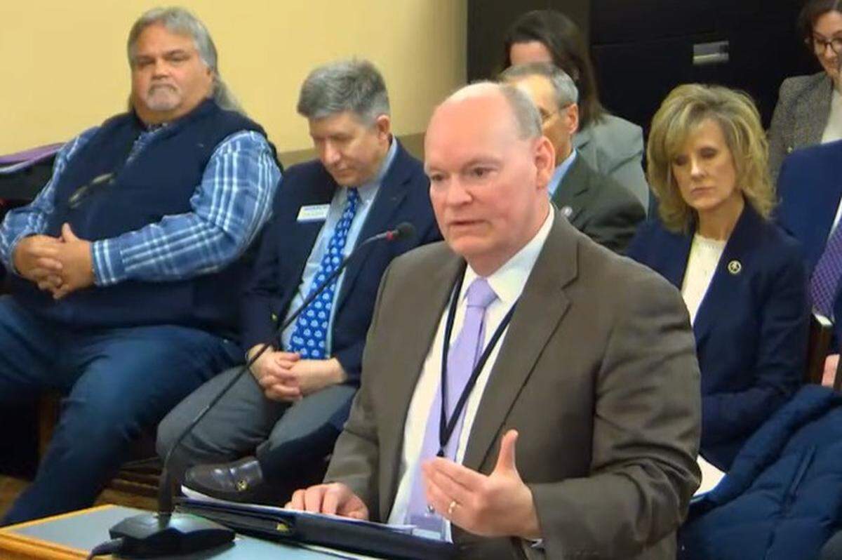 Kansas Supreme Court Justice K.J. Wall testifies to the House Agriculture Committee in support of a bill designed to increase the number of rural lawyers in the state.