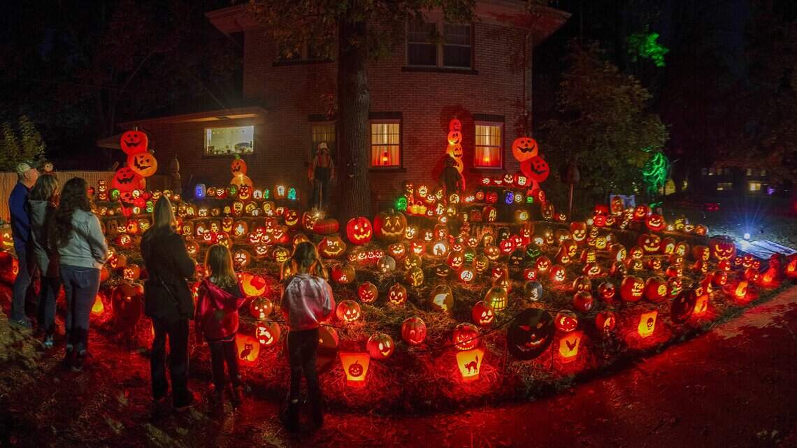 What you should do to keep you and your little ones safe on the street this Halloween