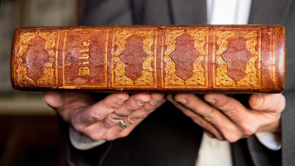 In the waning hours of the legislative session, Missouri lawmakers passed a bill that would allow public schools to offer elective courses on the Bible.