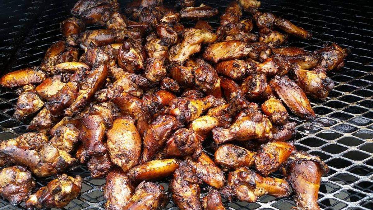 Chicken is on the menu at Georgio’s II BBQ, an outdoor barbecue and soul food stand near 13th and Hydraulic.