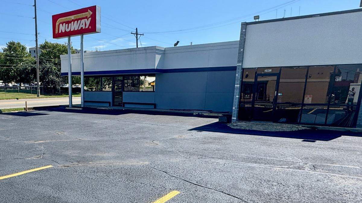 A new Vietnamese Night Market will happen in the parking lot of the closed NuWay restaurant at Harry and Hillside.