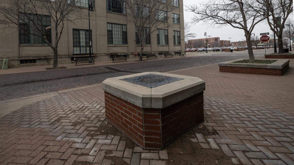 After much debate, City Council OKs purchase of sculptures for Old Town, downtown