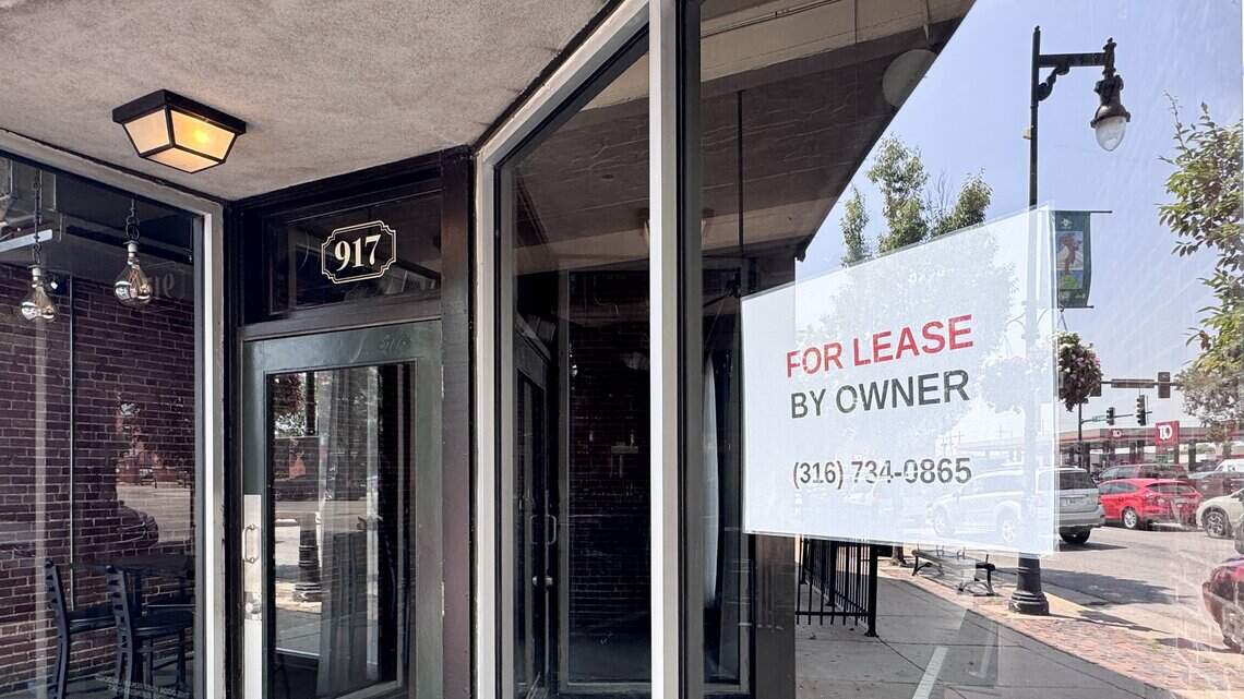Wichita cocktail lounge updates: One closes, one to open this weekend after delay