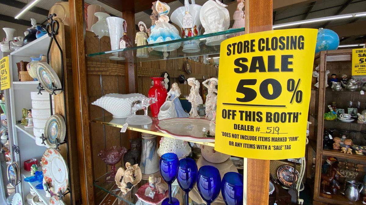 Dealers inside Flying Moose Antique Mall are offering deep discounts on their items during the store’s final weeks.