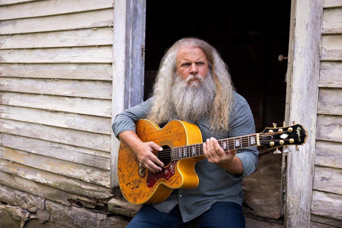Singer/songwriter Jamey Johnson will perform at the 2025 Wichita Riverfest.
