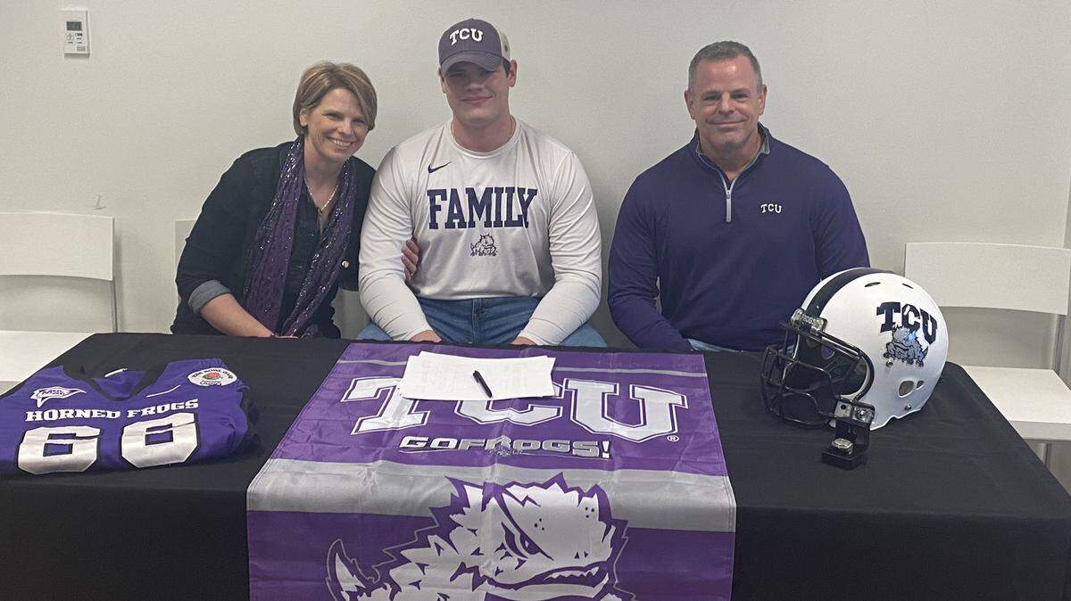 Rose Hill senior offensive lineman Noah Bolticoff signed his national letter of intent on Wednesday to play college football at TCU next season.