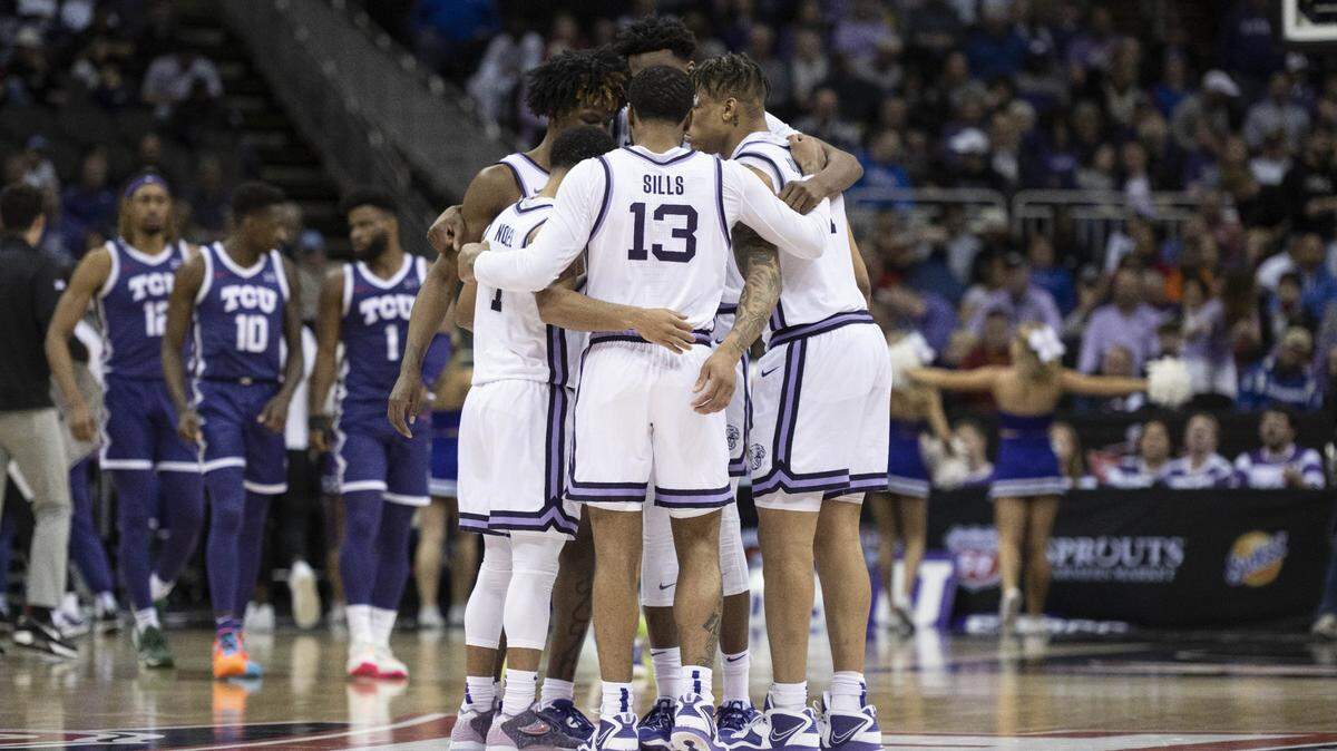Mar 9, 2023; Kansas City, MO, USA; Kansas State Wildcats players huddle in the second half against the Texas Christian Horned Frogs at T-Mobile Center. Mandatory Credit: Amy Kontras-USA TODAY Sports