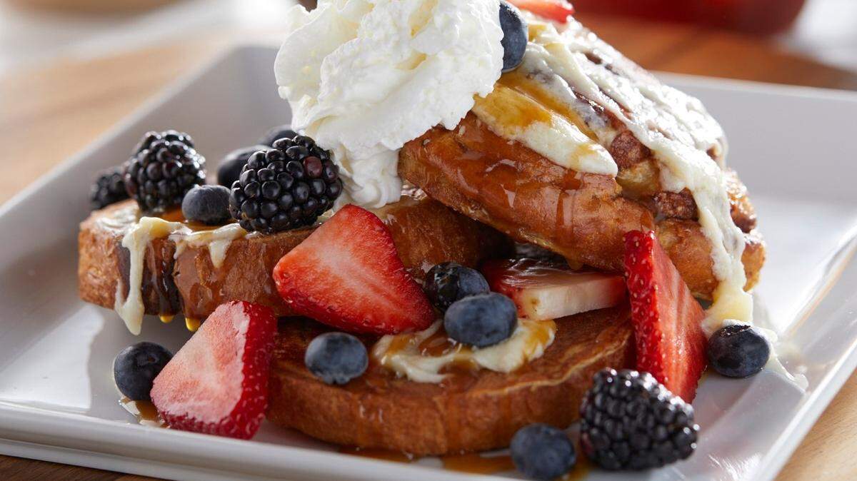 Another Broken Egg will reopen in Prairie Village Monday, serving dishes like its cinnamon roll French toast.