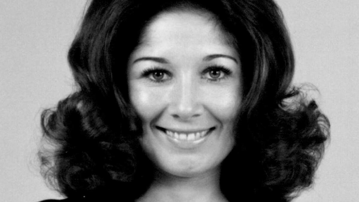 Robin Ragland Smith played the twins, both of them, in the Horton’s Furniture commercials for three decades.