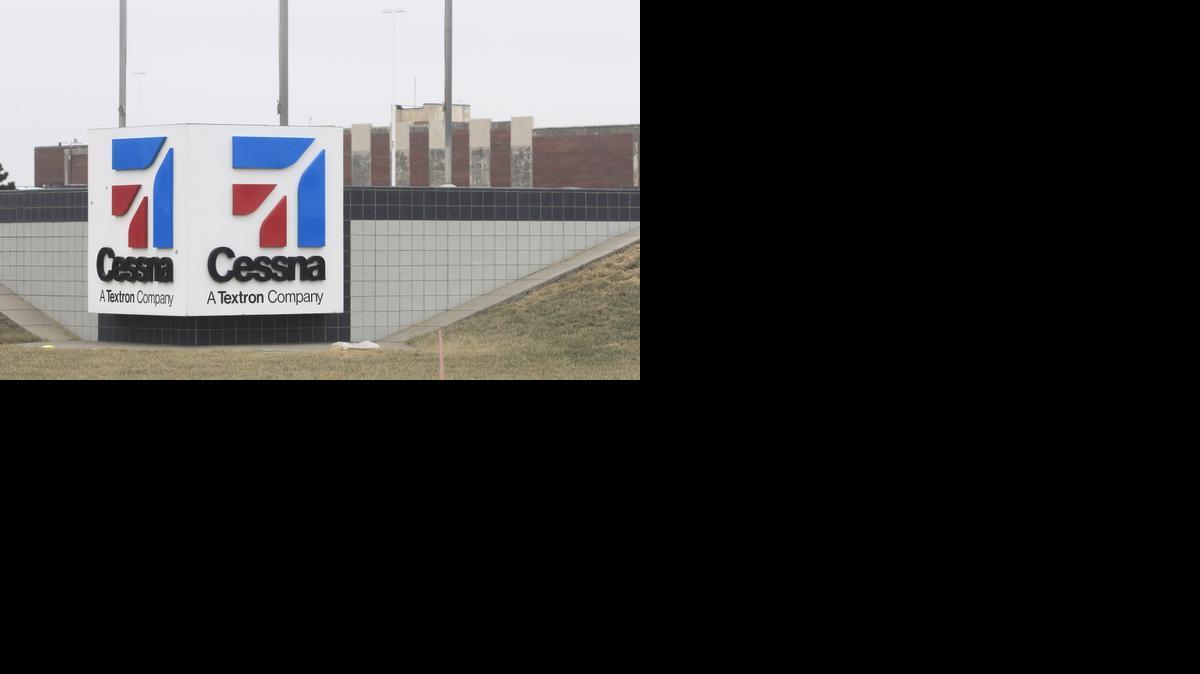 Textron reported higher revenue in its first quarter of 2014 Thursday. It was the first earnings report issued by the company since it acquired Beechcraft in March.

